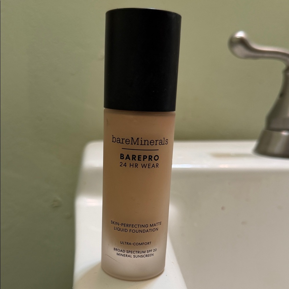 Bare Minerals BAREPRO foundation